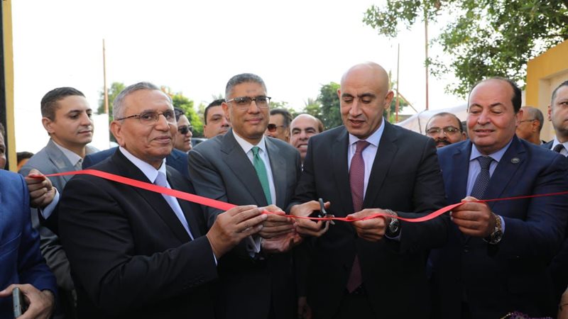 خلال الافتتاح