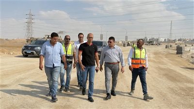 «عبدالرءوف الغيطى» يتابع الأعمال الميدانية بشارع التسعين الشمالي 