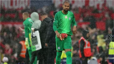 سانشيز يسجل أسرع طرد في تاريخ تشيلسي بالدوري الإنجليزي أمام مانشستر يونايتد