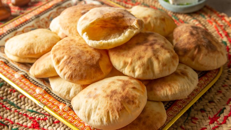 طريقة عمل العيش الشامي 