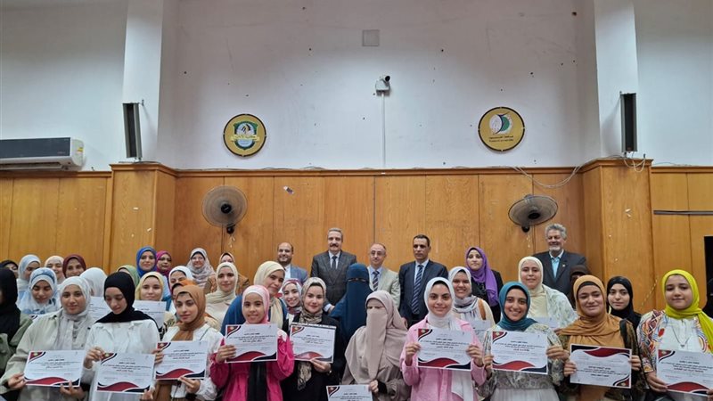 يوم التفوق بكلية الاداب بالفيوم