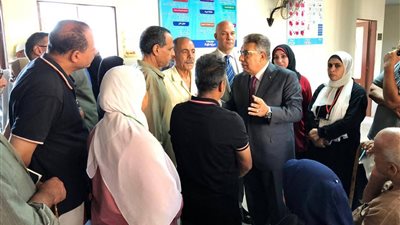 محافظ الدقهلية يشدد على ضرورة توفير كافة أنواع العلاج والرعاية للمرضي بدكرنس