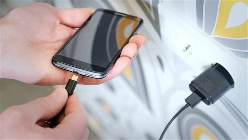 نفاذ شحن البطارية 