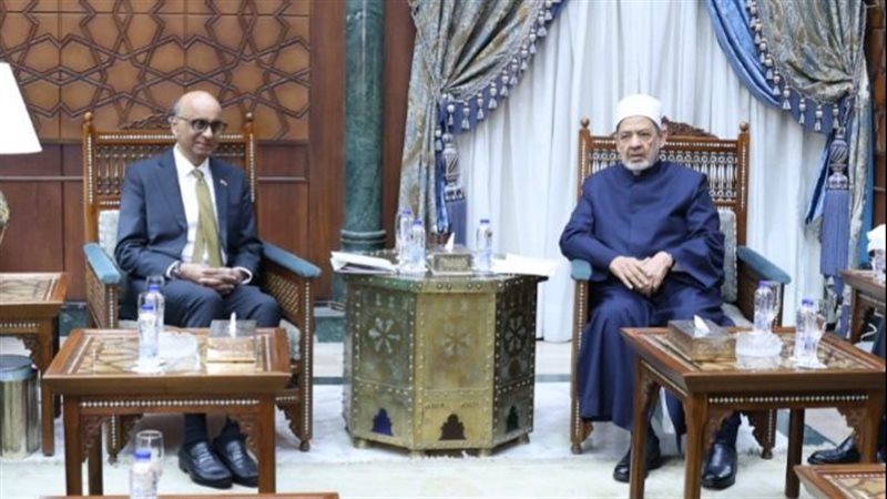 شيخ الأزهر ورئيس جمهورية سنغافورة