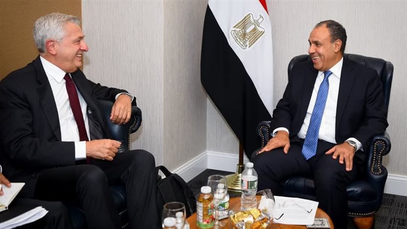 وزير الخارجية مع المفوض السامي 