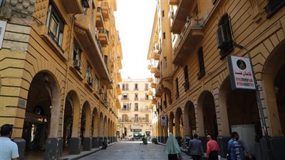 محافظ القاهرة يتابع أعمال التطوير الجارية بمنطقة القاهرة الخديوية