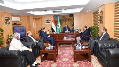 محافظ الفيوم ورئيس هيئة تنمية الصعيد يبحثان آليات الاستغلال الأمثل للفرص الاستثمارية