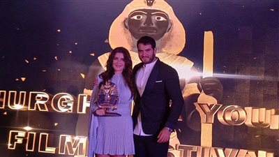 لحظة مؤثرة في سينما الشباب بالغردقة.. غادة عادل تبكي وتستعيد ذكريات محمد خان