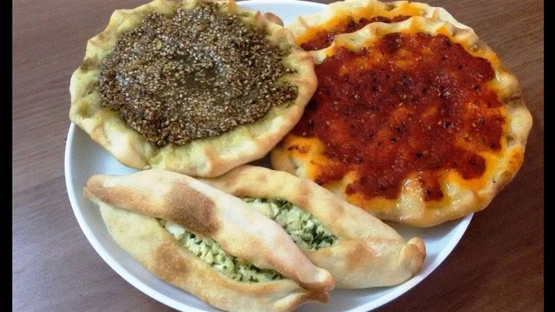 مناقيش بالزعتر 