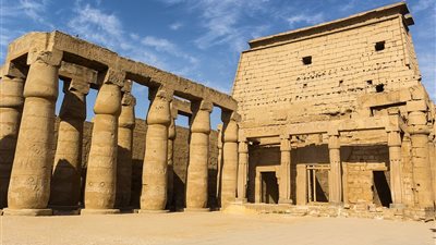 1300 وثيقة أثرية بالأقصر تكشف أسرار مدينة ضائعة.. التفاصيل 