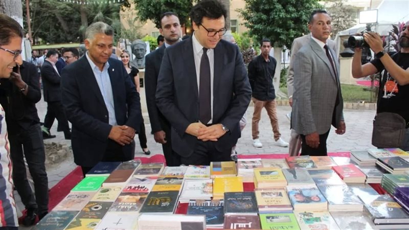 وزير الثقافة يفتتح معرض الزمالك الأول للكتاب