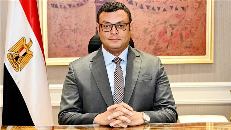 وزير الإسكان 