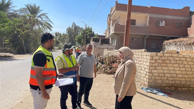 رئيس مركز ابشواى اثناء تفقدها المشروعات