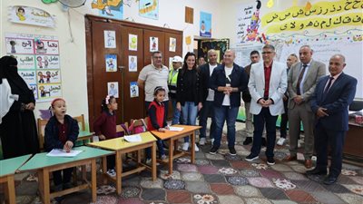محافظ الجيزة يتفقد مدرسة المناجم الابتدائية بالواحات البحرية