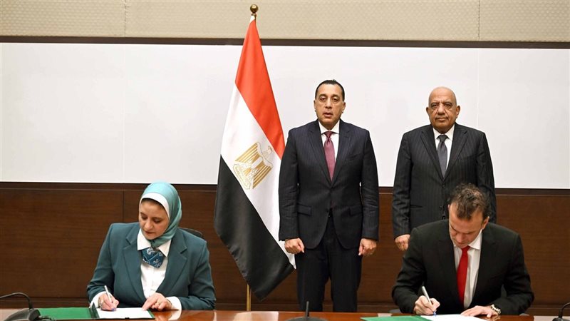 توقيع عقد الربط الكهربائي بين مصر وأوروبا