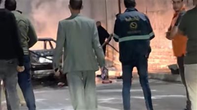 السيطرة على حريق سيارة بجوار سور المتحف المصري الكبير دون إصابات 