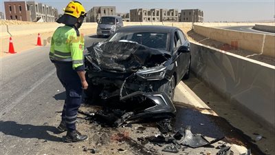 إزاله بقعة زيت إثر حادث تصادم بطريق العين السخنة.. ما القصة؟