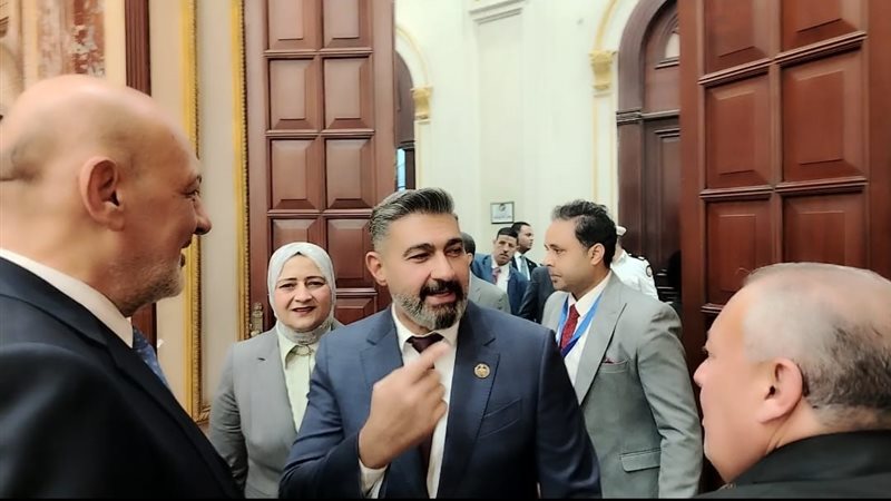 النائب ياسر جلال وسط زملائه من أعضاء الشيوخ