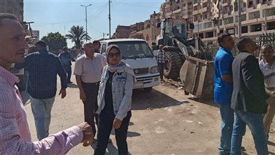 نائبة محافظ القليوبية تتفقد المواقف ومحطات الوقود لمتابعة الالتزام بالتعريفة الجديدة