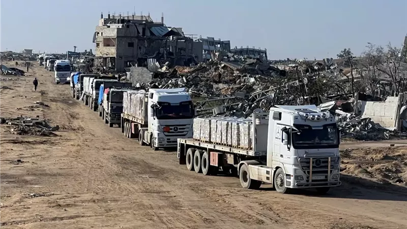 دخول شاحنات المساعدات الإنسانية إلى قطاع غزة