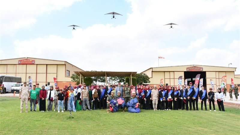 زيارة إلى قيادة قوات المظلات