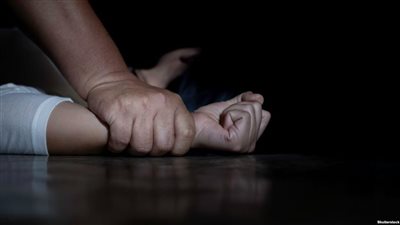 ذئب بشرى يستدرج ابنة شقيقة زوجته ويتعدى عليها داخل شقته ببولاق الدكرور 