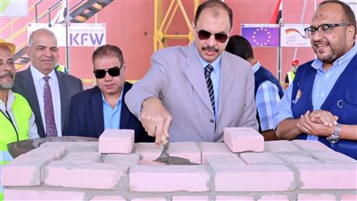 محافظ سوهاج يضع حجر الأساس لمشروع تأهيل وتوسعة محطة مياه غرب سوهاج