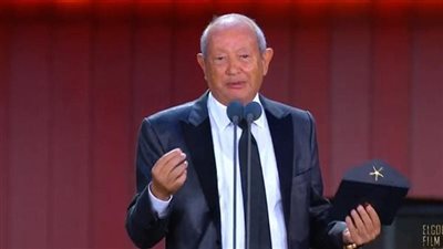 «السر في الأم».. نجيب ساويرس يكشف سر قوة عائلته
