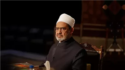 شيخ الأزهر يعزي رئيس مجلس إدارة المعارض والمتاحف الدولية في وفاة والدته