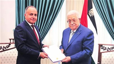 محمود عباس يتسلم دعوة من الرئيس السيسي لافتتاح المتحف المصري 