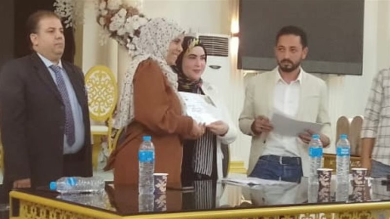 “العمل” تحتفل بتخريج أول دفعة من السيدات المعيلات 