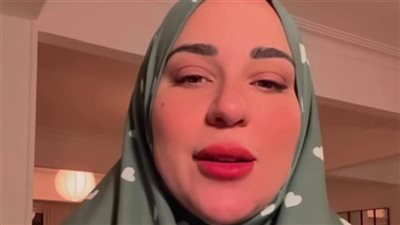عيش وسيب غيرك يعيش.. أسما شريف منير ترد على منتقدين نطقها كلمة 