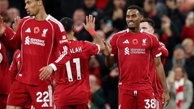 محمد صلاح يقود ليفربول للفوز على أستون فيلا بثنائية في الدوري الإنجليزي