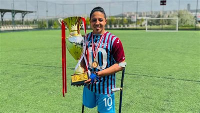 قائد منتخب مصر للساق الواحدة يجدد تعاقده مع طرابزون سبور التركي 