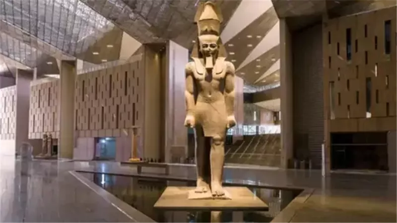 المتحف المصري الكبير