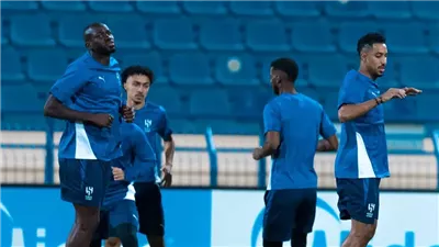 إنزاجي يعتمد على ثلاثي دفاعي أمام الغرافة في دوري أبطال آسيا