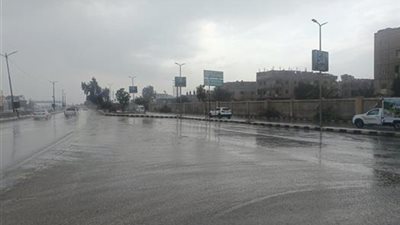 سحب منخفضة وأمطار خفيفة متوقعة خلال الساعات القادمة.. تفاصيل