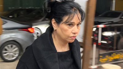 وفاء مكي وسلمى غريب ومحمد أبو داوود في عزاء شقيق أبو الليف