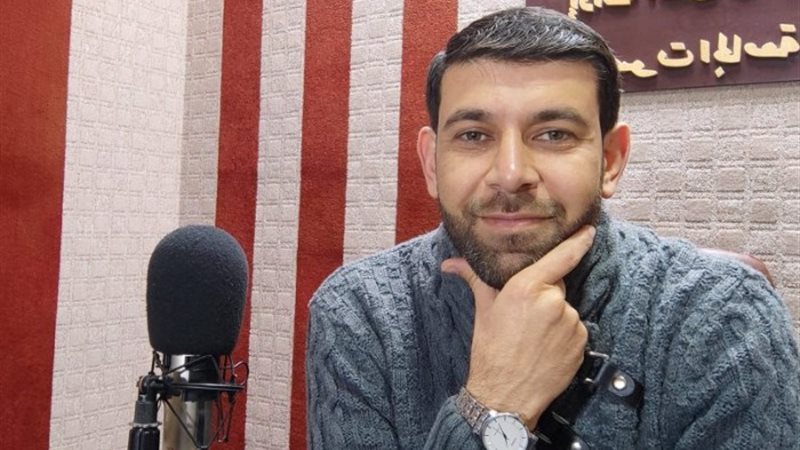 الإعلامي والمعلق الصوتي عبدالله علوان