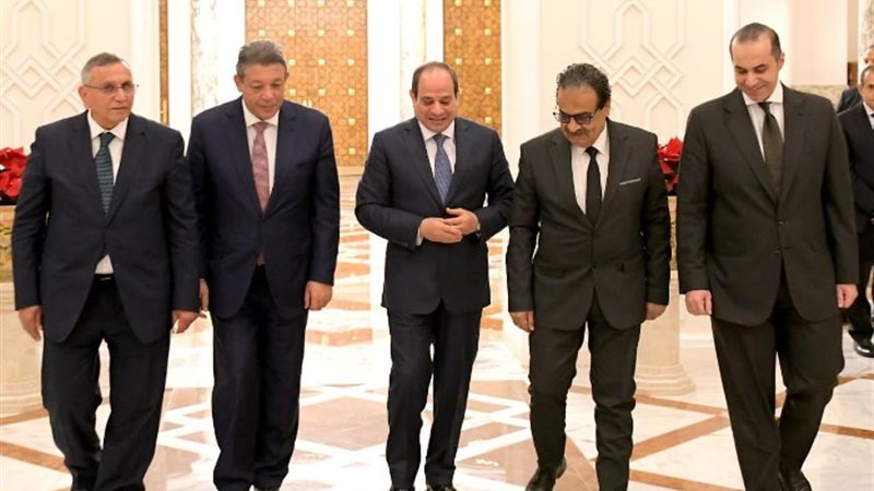 الرئيس يستقبل مرشحي الرئاسة