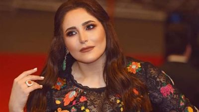 عبير نعمة تعلن طلاقها على خشبة المسرح