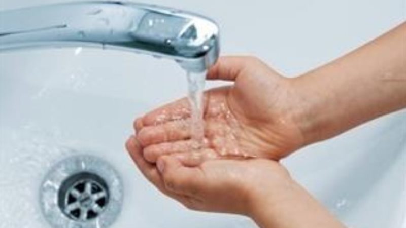 حكم المسح على الأكمام عند الوضوء