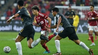 الأهلي يتقدم على فيوتشر بثنائية نظيفة بالشوط الأول من نهائى السوبر