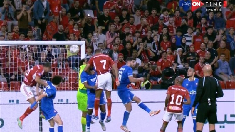 كهربا جانب من لاعبي الفريقين