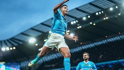 السيتي يقلص الفارق مع ليفربول ويشعل صراع المنافسة على الدوري الإنجليزي