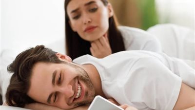 «أدخلت صديقتي بيتي فخطفت زوجي».. قصة يارا مع طلب الخلع