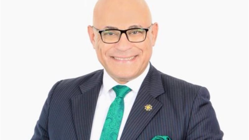 دكتور ماجد عبد العظيم أستاذ اقتصاد