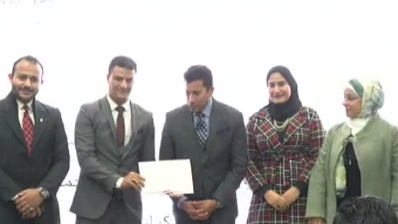 وزير الشباب والرياضة يكرم القوة الشبابية
