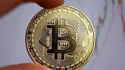 يخسر 3 ألاف دولار في ساعة.. صدمة لمستثمري البيتكوين اليوم