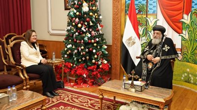 مصر ستظل يدًا واحدة.. وزيرة التخطيط تهنئ البابا تواضروس بعيد الميلاد